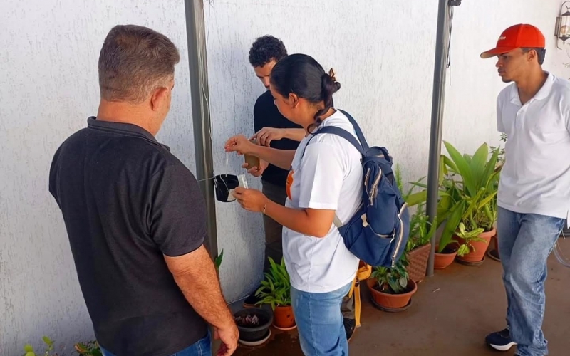 Agente de endemias representa Itapagipe em treinamento sobre o projeto Ouvitrampa