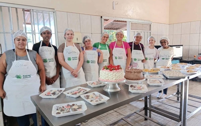 Parceria entre FAEMG/SENAR e Prefeitura oferece curso de confeitaria e salgados