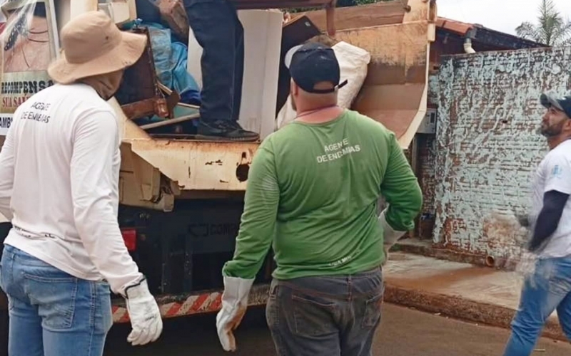 Vigilância Ambiental recolhe 14 caminhões de entulhos em mutirão contra a dengue