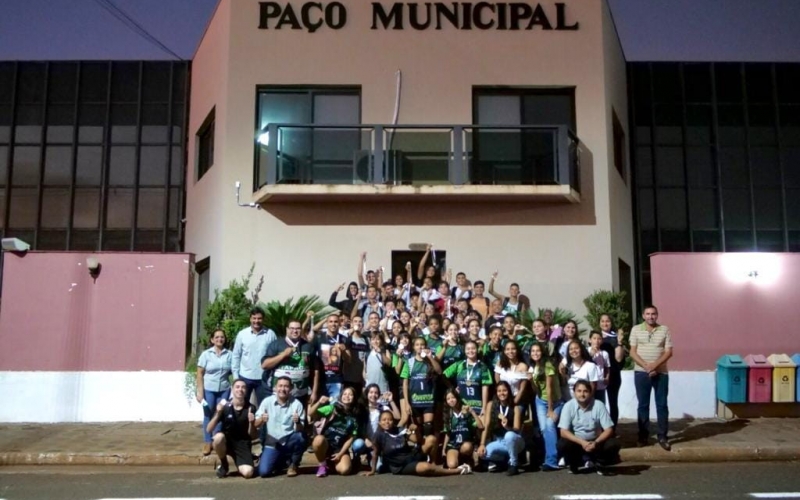 Alunos das escolas estaduais são campeões no handebol feminino módulo 2 e no vôlei masculino e feminino