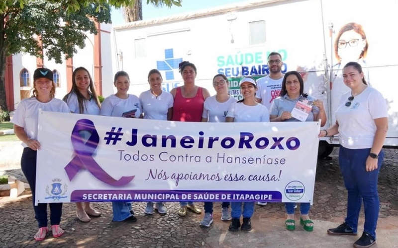 Nesta sexta-feira, dia 27 de janeiro, a equipe da saúde esteve na Praça da Matriz para a realização do pedágio