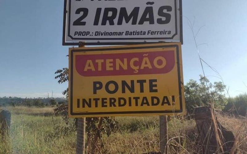 Atenção! A Ponte da região das Três Barras para Talhados, localizada no córrego das Três Barras