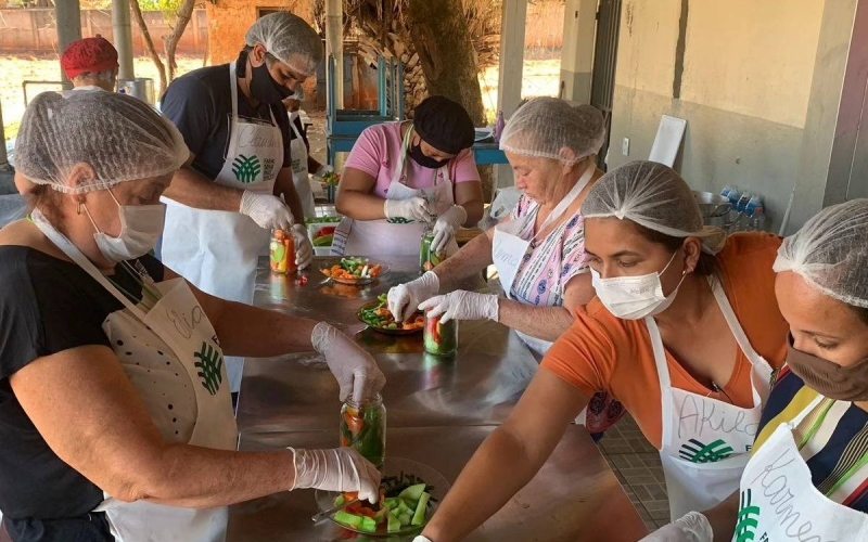 Nesta semana, foi realizado o curso de produção artesanal de conservas