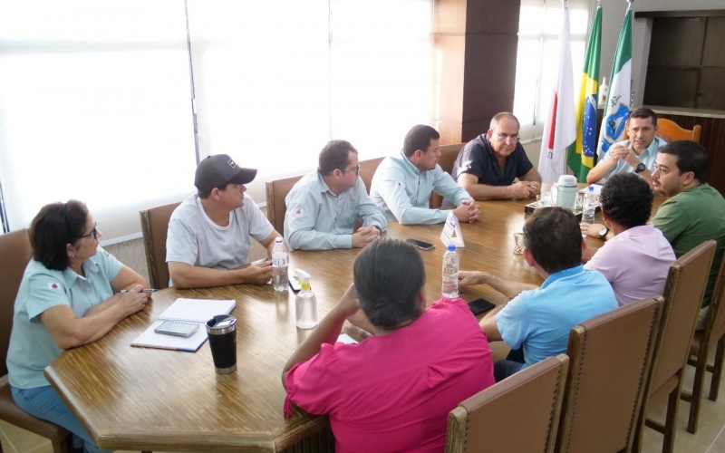Acabou neste instante, no gabinete, reunião do prefeito Ricardo com os vereadores da base do governo 