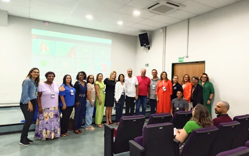 A Secretária Municipal de Educação, Lenira Carneiro, participou, em Uberaba, do I Fórum Popular Regional de Educação