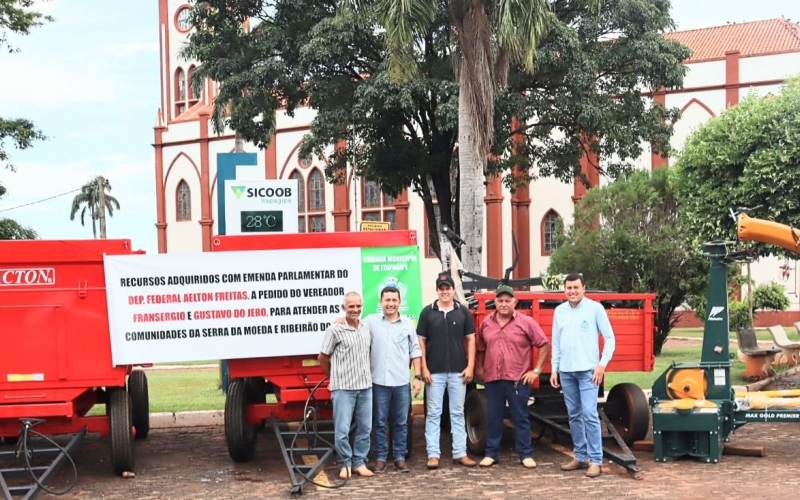 O prefeito Ricardo Garcia, recebeu no dia 09 de fevereiro, novos implementos agrícolas para o desenvolvimento das ativid