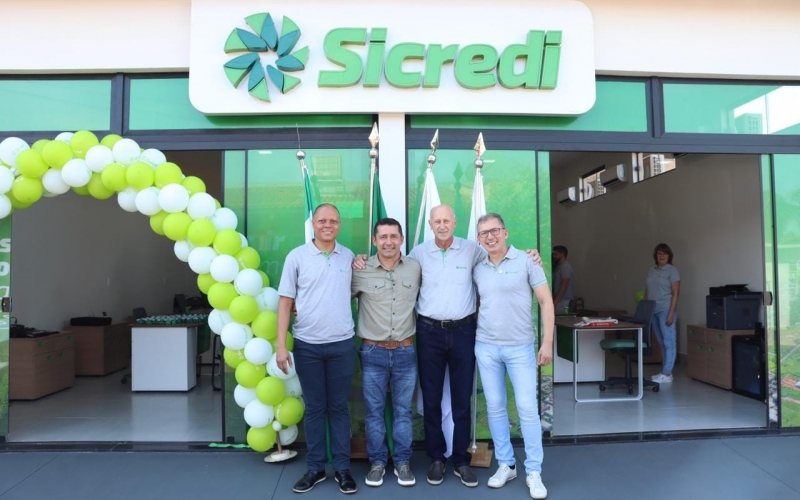 O prefeito Ricardo Garcia esteve presente na inauguração do Escritório de Negócios do Sicredi Itapagipe